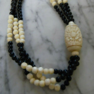 ESTATE VINTAGE ~Handcarved ~ BOVINE BONE BEAD NECK